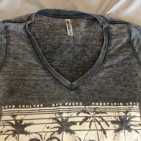 Super soft Belize tee - Picture 2 of 2